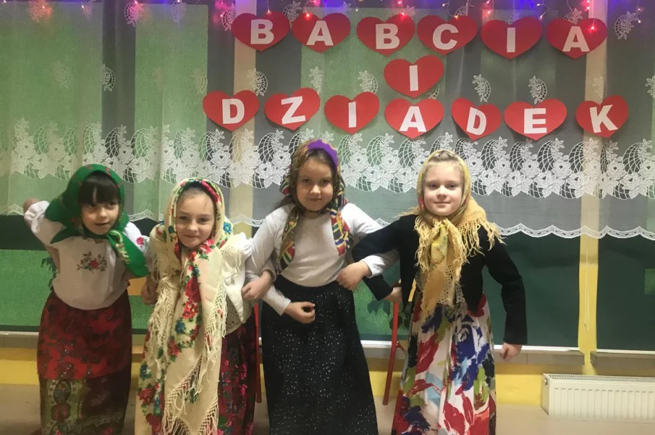 Dzień Babci i Dziadka w Szkole Podstawowej w Kaninie - zdjęcie 7