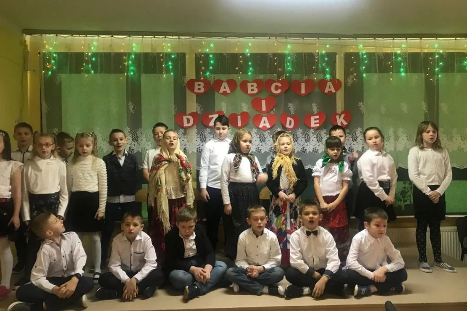 Dzień Babci i Dziadka w Szkole Podstawowej w Kaninie - zdjęcie 9