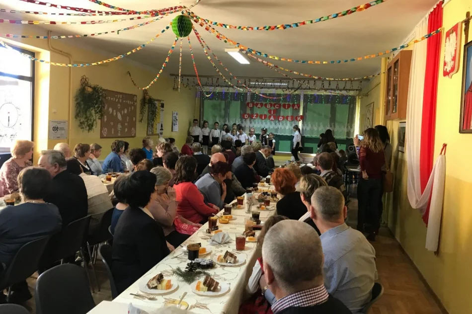 Dzień Babci i Dziadka w Szkole Podstawowej w Kaninie - zdjęcie 13