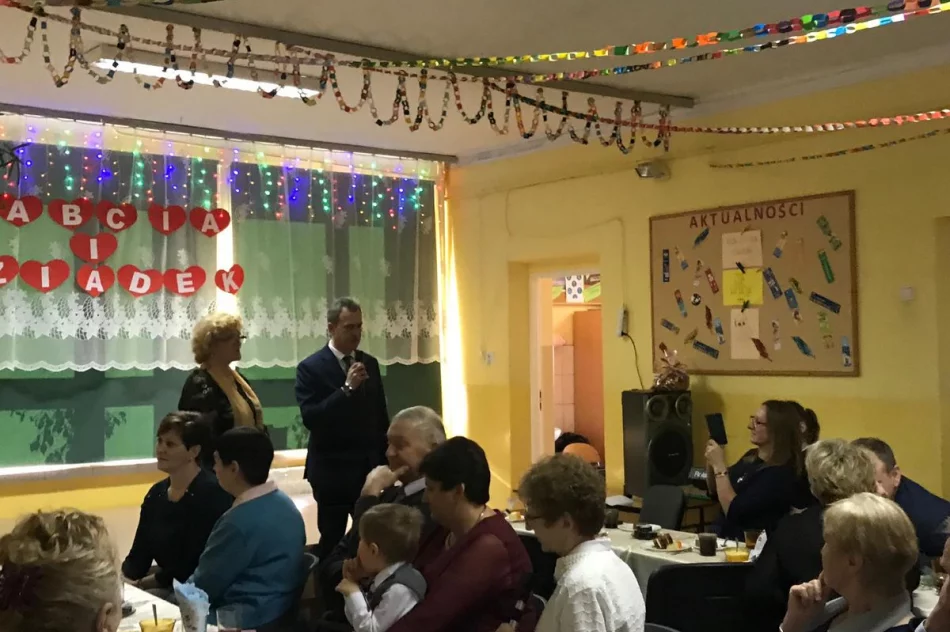 Dzień Babci i Dziadka w Szkole Podstawowej w Kaninie - zdjęcie 16