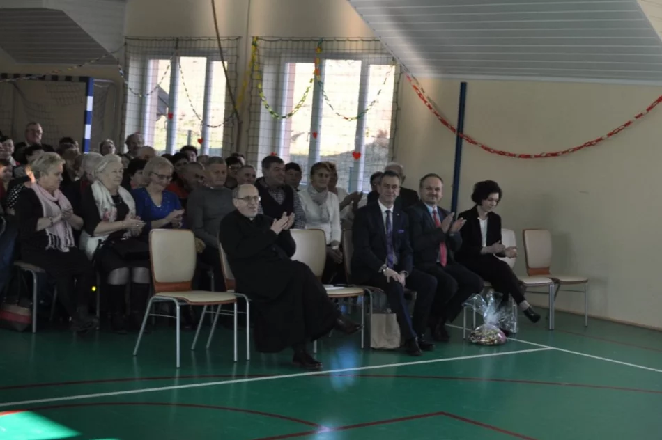 Dzień Babci i Dziadka w Szkole Podstawowej Nr 1 w Siekierczynie - zdjęcie 4