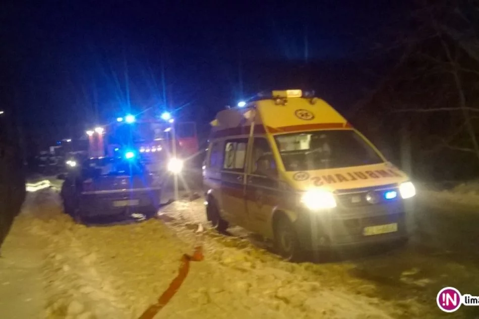 Wybuch gazu i pożar budynku. Trzy osoby  poszkodowane, mężczyzna był uwięziony (nowe wideo) - zdjęcie 2