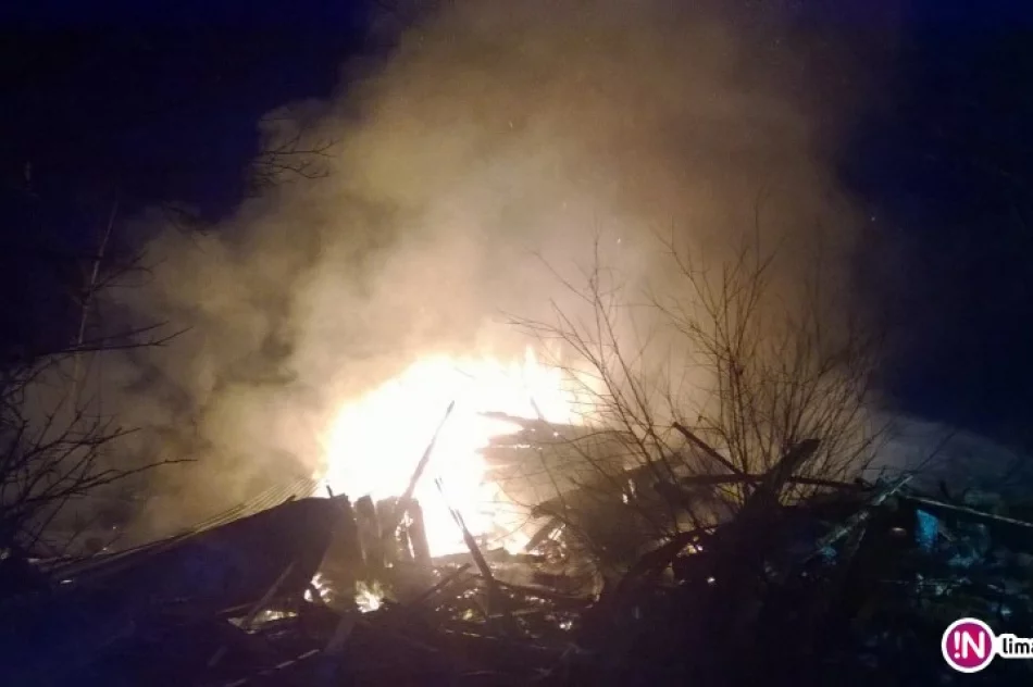 Wybuch gazu i pożar budynku. Trzy osoby  poszkodowane, mężczyzna był uwięziony (nowe wideo) - zdjęcie 3