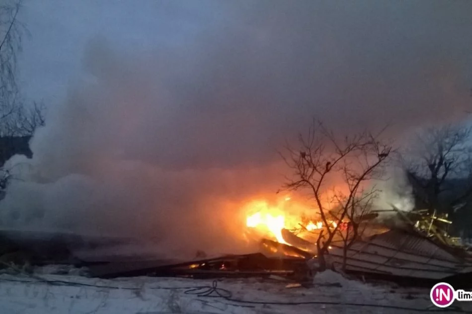 Wybuch gazu i pożar budynku. Trzy osoby  poszkodowane, mężczyzna był uwięziony (nowe wideo) - zdjęcie 4
