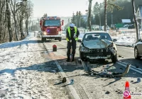 Zderzenie z radiowozem. 10 osób poszkodowanych opuściło szpital (wideo) - zdjęcie główne