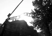 Biskupi Europy o Auschwitz: Nie dla antysemityzmu i manipulowania prawdą dla polityki - zdjęcie główne