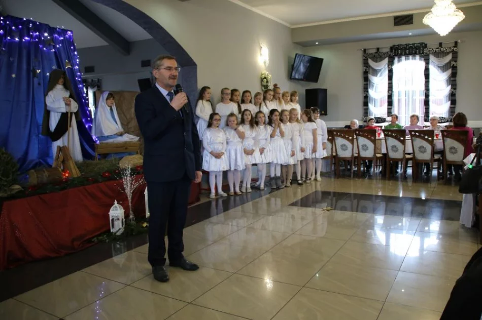 Noworoczne spotkanie seniorów z terenu gminy - zdjęcie 11