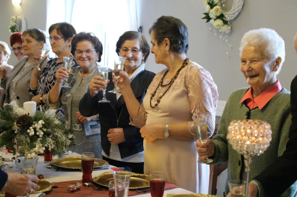 Noworoczne spotkanie seniorów z terenu gminy - zdjęcie 12