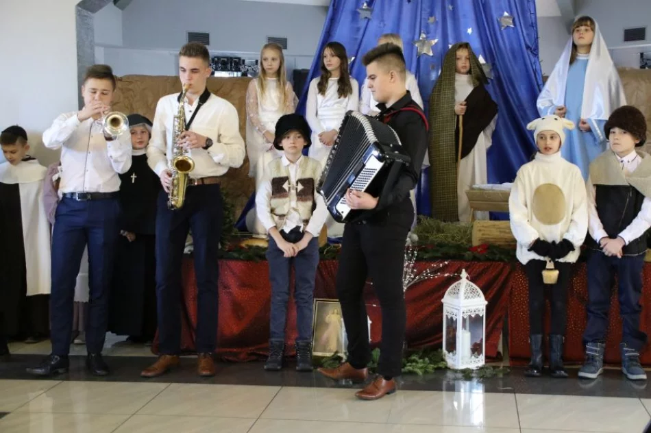 Noworoczne spotkanie seniorów z terenu gminy - zdjęcie 16