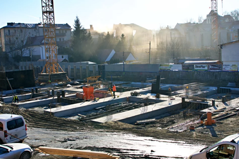 Postępują prace przy budowie wielopoziomowego parkingu - zdjęcie 2