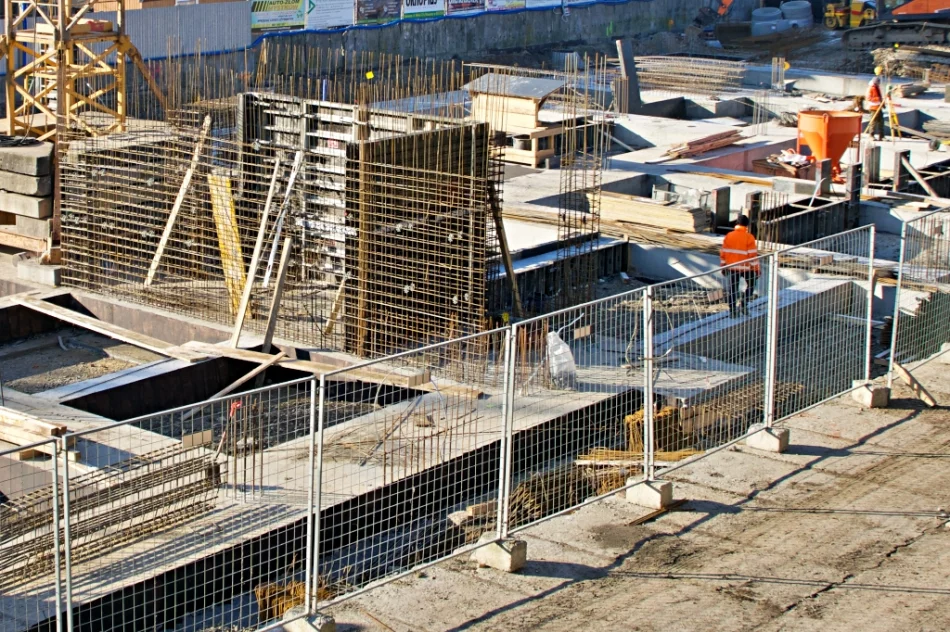 Postępują prace przy budowie wielopoziomowego parkingu - zdjęcie 5