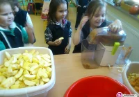 Jako drugie śniadanie lub temat zajęć kulinarnych. Szkoła dostała 2 tony jabłek - zdjęcie główne