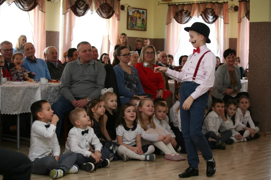 Wyjątkowa uroczystość z okazji Dnia Babci i Dziadka - zdjęcie 2