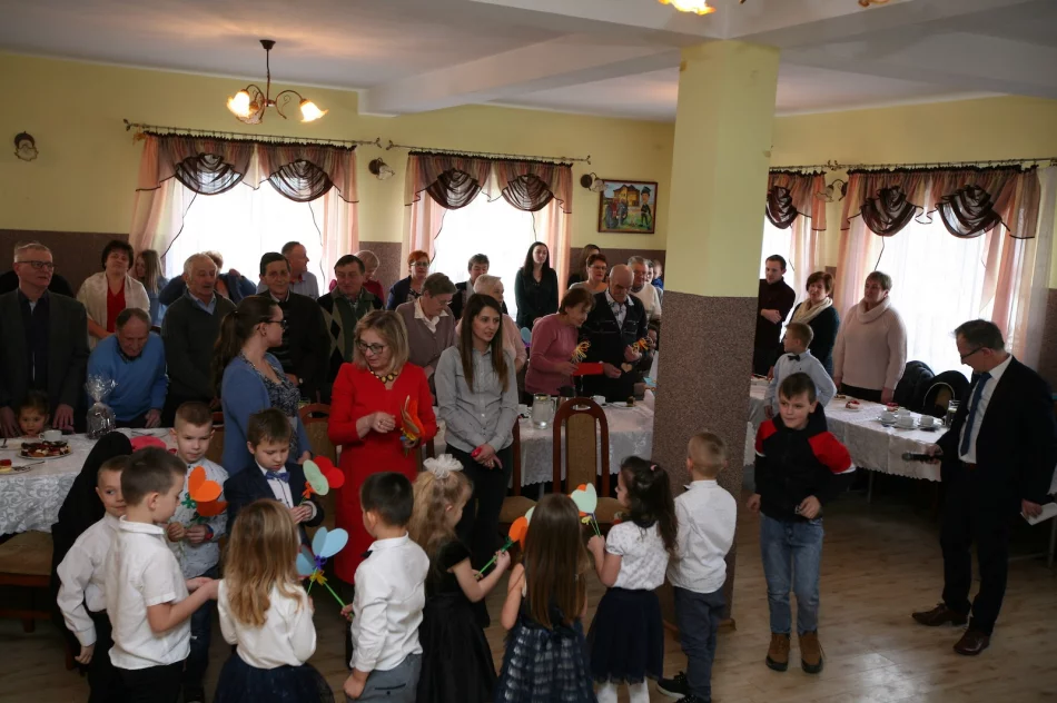 Wyjątkowa uroczystość z okazji Dnia Babci i Dziadka - zdjęcie 5