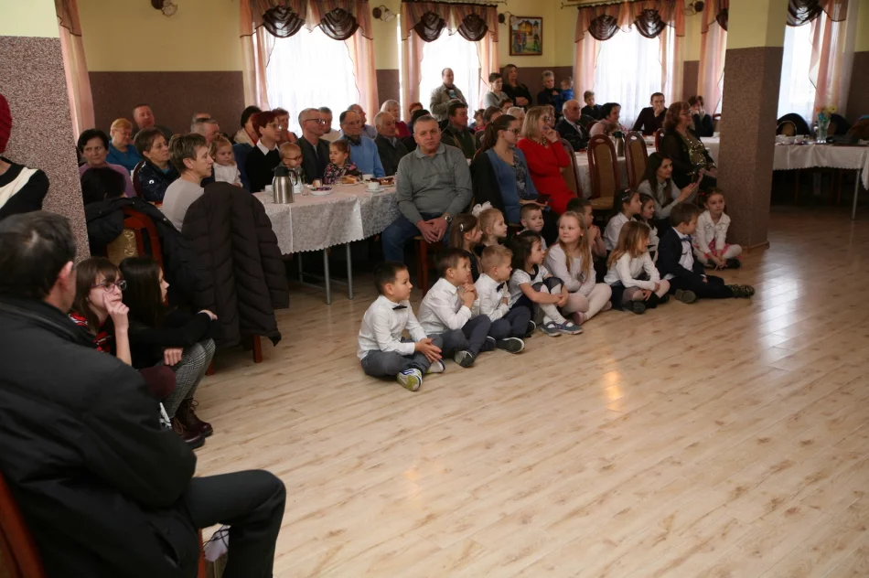 Wyjątkowa uroczystość z okazji Dnia Babci i Dziadka - zdjęcie 7