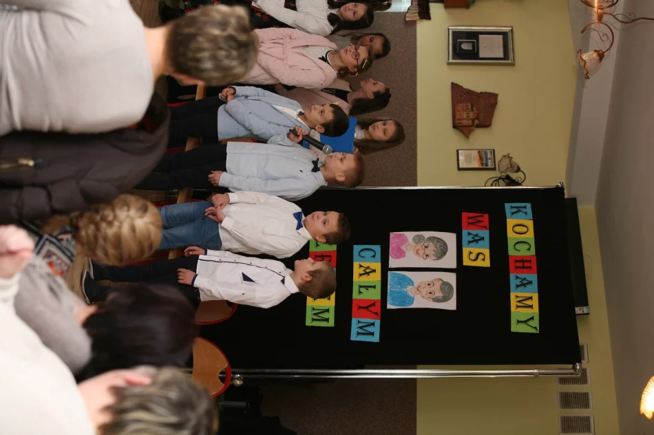 Wyjątkowa uroczystość z okazji Dnia Babci i Dziadka - zdjęcie 12