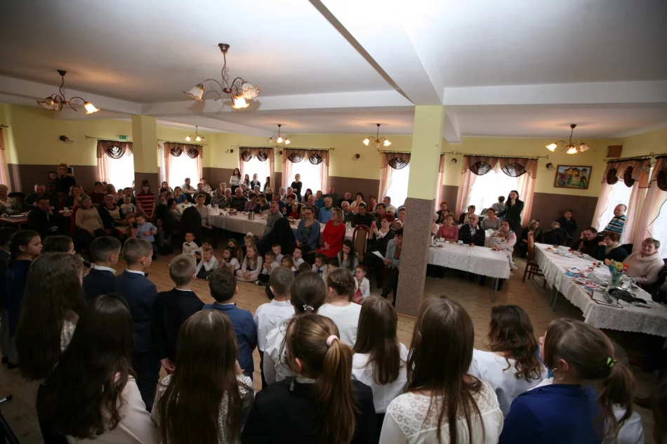 Wyjątkowa uroczystość z okazji Dnia Babci i Dziadka - zdjęcie 13