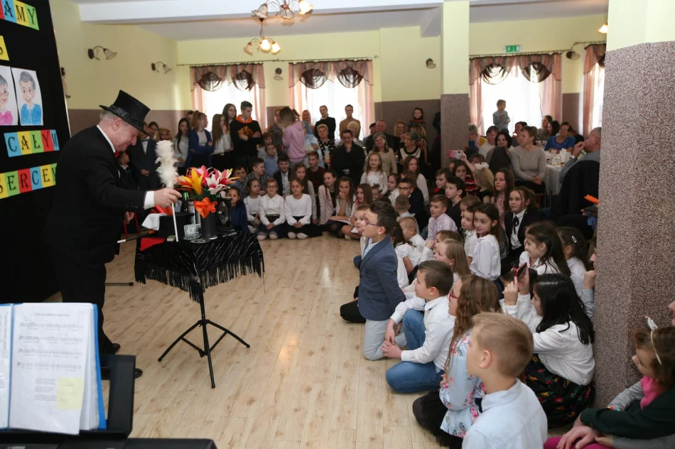 Wyjątkowa uroczystość z okazji Dnia Babci i Dziadka - zdjęcie 14