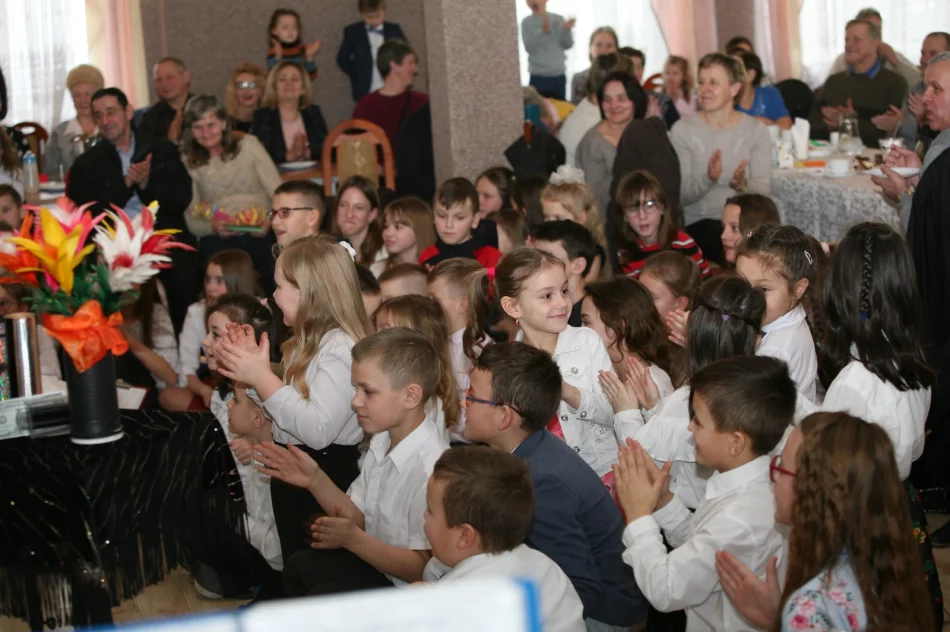 Wyjątkowa uroczystość z okazji Dnia Babci i Dziadka - zdjęcie 16