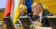 Sesja sejmiku poświęcona m.in. przygotowaniom do jubileuszu 100-lecia urodzin Jana Pawła II - zdjęcie 2