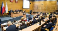 Sesja sejmiku poświęcona m.in. przygotowaniom do jubileuszu 100-lecia urodzin Jana Pawła II - zdjęcie 4