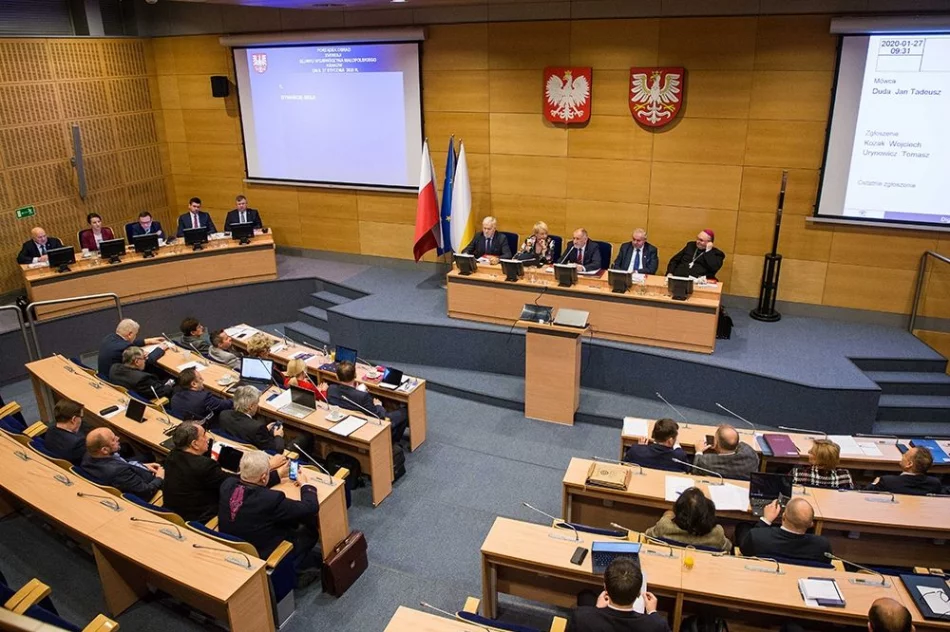 Sesja sejmiku poświęcona m.in. przygotowaniom do jubileuszu 100-lecia urodzin Jana Pawła II - zdjęcie 5