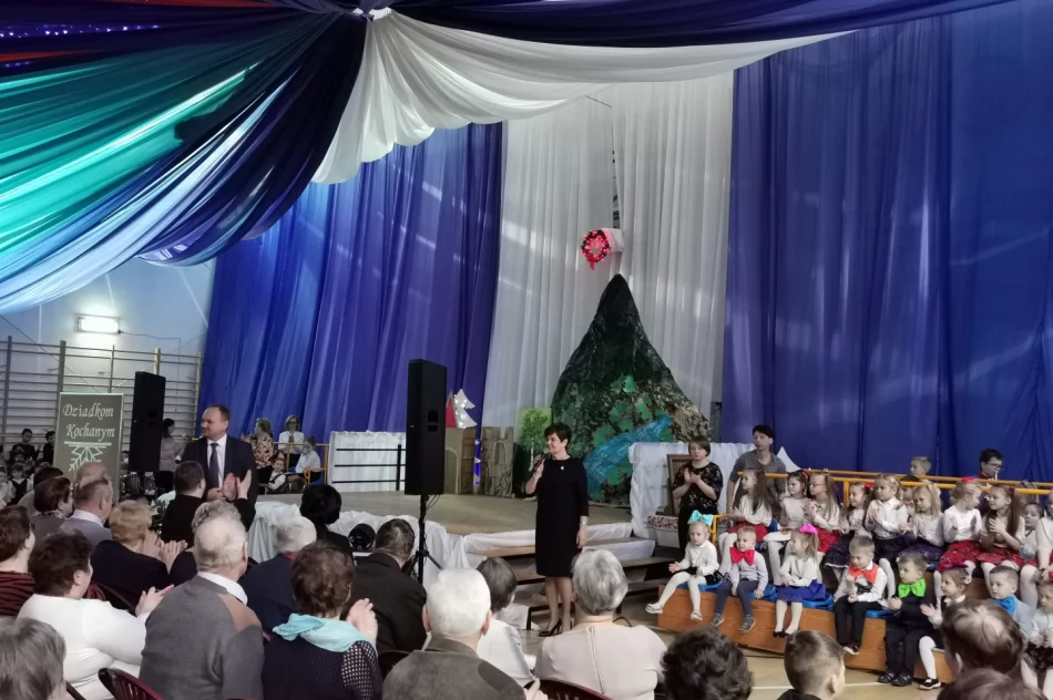 Dziadkom Kochanym – W dniu Ich święta Dzień Babci i Dziadka w Pasierbcu - zdjęcie 5