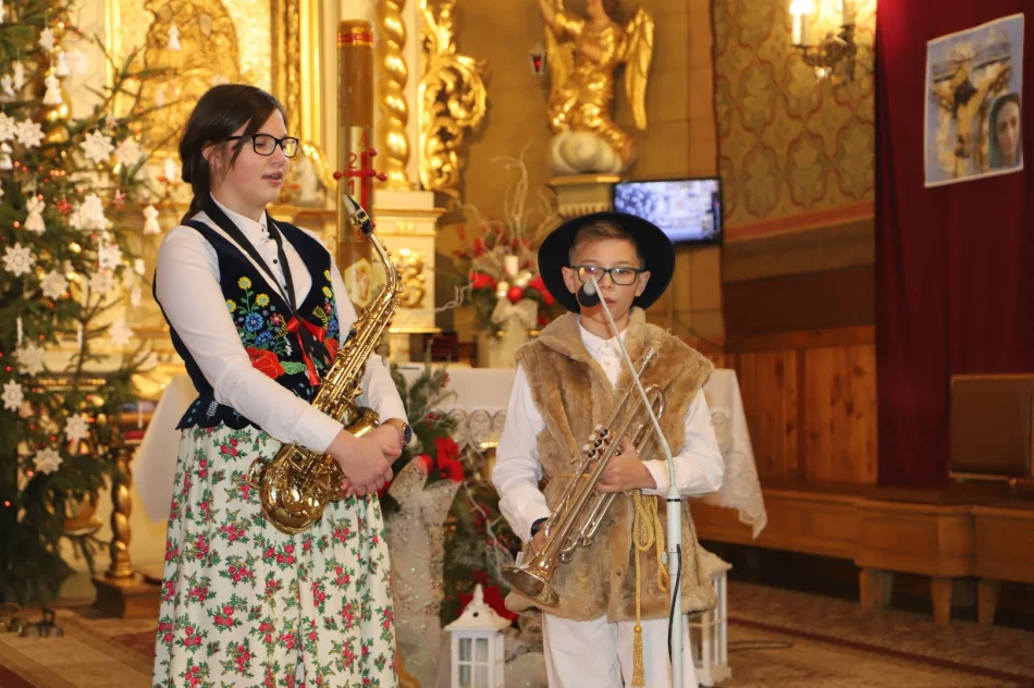 V Parafialny Przegląd Kolęd i Pastorałek w Pisarzowej - zdjęcie 2