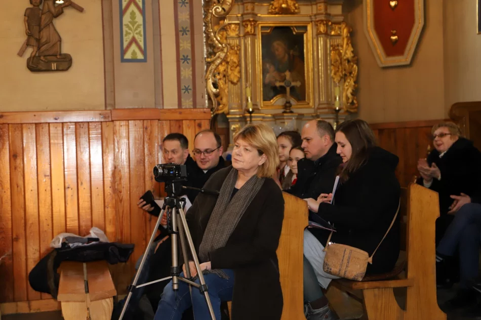V Parafialny Przegląd Kolęd i Pastorałek w Pisarzowej - zdjęcie 14