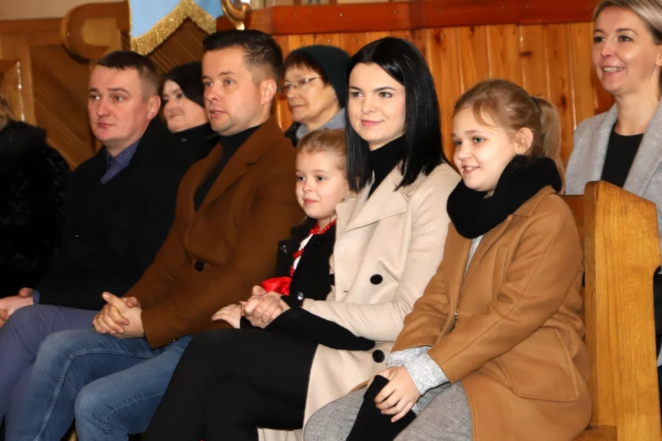 V Parafialny Przegląd Kolęd i Pastorałek w Pisarzowej - zdjęcie 13