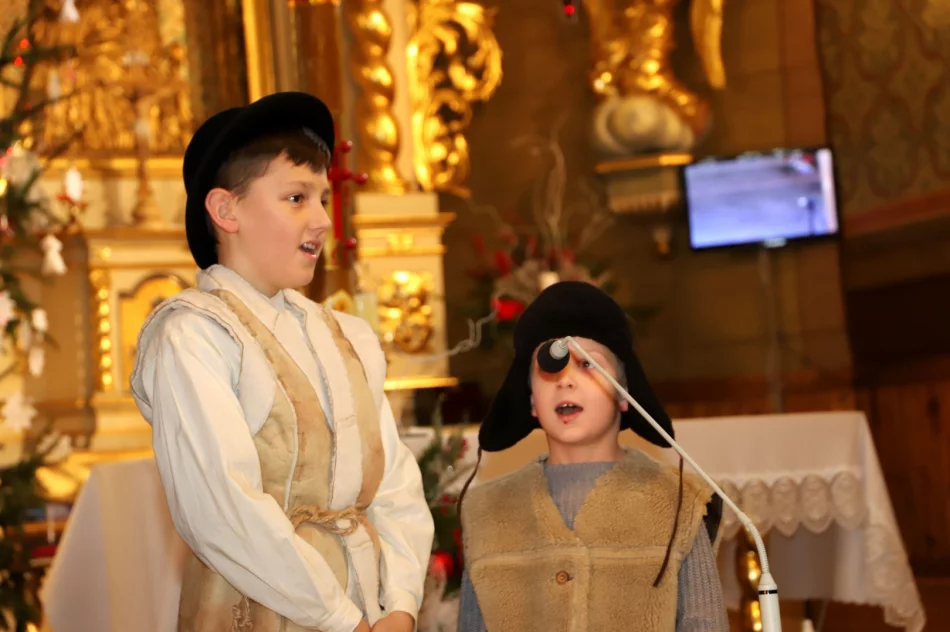 V Parafialny Przegląd Kolęd i Pastorałek w Pisarzowej - zdjęcie 15