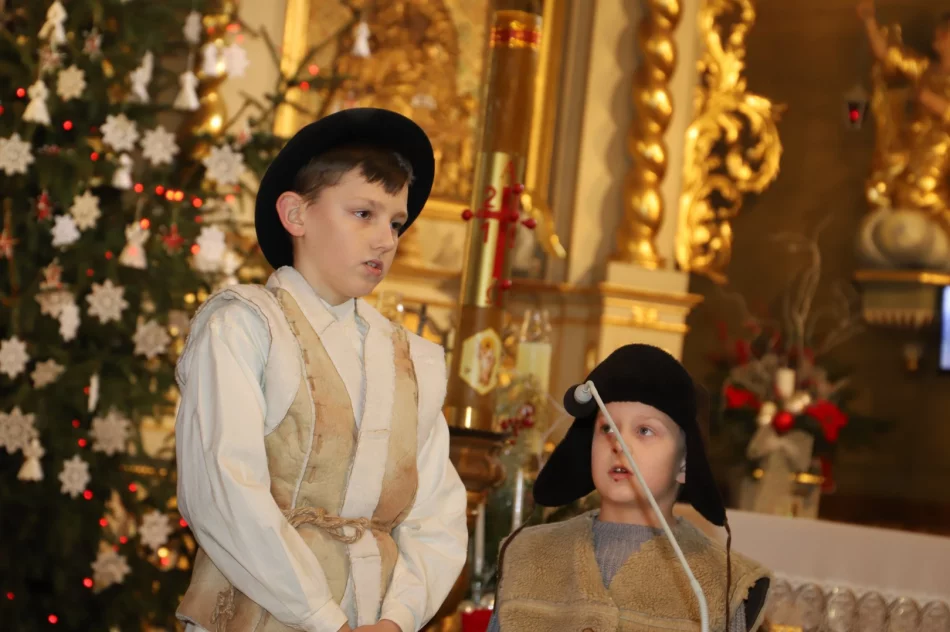 V Parafialny Przegląd Kolęd i Pastorałek w Pisarzowej - zdjęcie 16