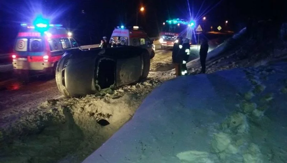 Dachowanie samochodu, uczestnicy zdarzenia zatrzymani przez policję - zdjęcie 1