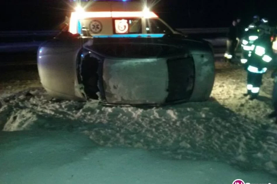 Dachowanie samochodu, uczestnicy zdarzenia zatrzymani przez policję - zdjęcie 2