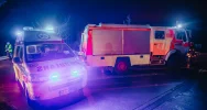 Samochód wywrócił się na drodze. Pogotowie udzieliło pomocy 2 osobom - zdjęcie 5