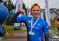 Kacper Kościelniak wygrywa i zachęca do biegania - zdjęcie główne