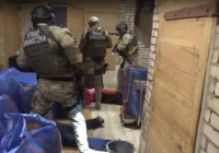 Zatrzymali szefa zorganizowanej grupy przestępczej i jego współpracowników - zdjęcie główne