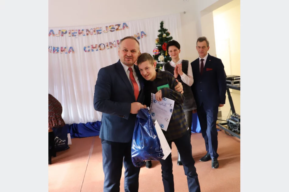 XI Miejsko-Gminny Bożonarodzeniowy Konkurs Plastyczny dla dzieci niepełnosprawnych w SP w Rupniowie - zdjęcie 4