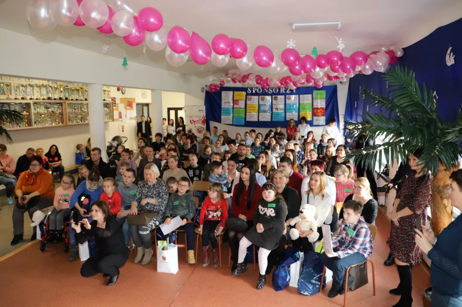 XI Miejsko-Gminny Bożonarodzeniowy Konkurs Plastyczny dla dzieci niepełnosprawnych w SP w Rupniowie - zdjęcie 6