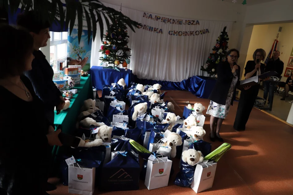 XI Miejsko-Gminny Bożonarodzeniowy Konkurs Plastyczny dla dzieci niepełnosprawnych w SP w Rupniowie - zdjęcie 8