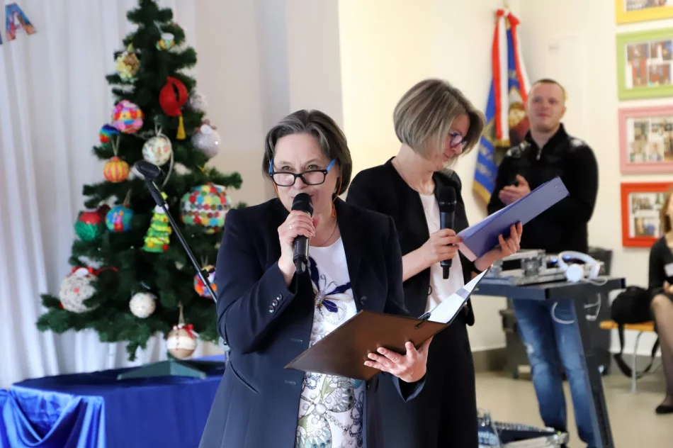 XI Miejsko-Gminny Bożonarodzeniowy Konkurs Plastyczny dla dzieci niepełnosprawnych w SP w Rupniowie - zdjęcie 9