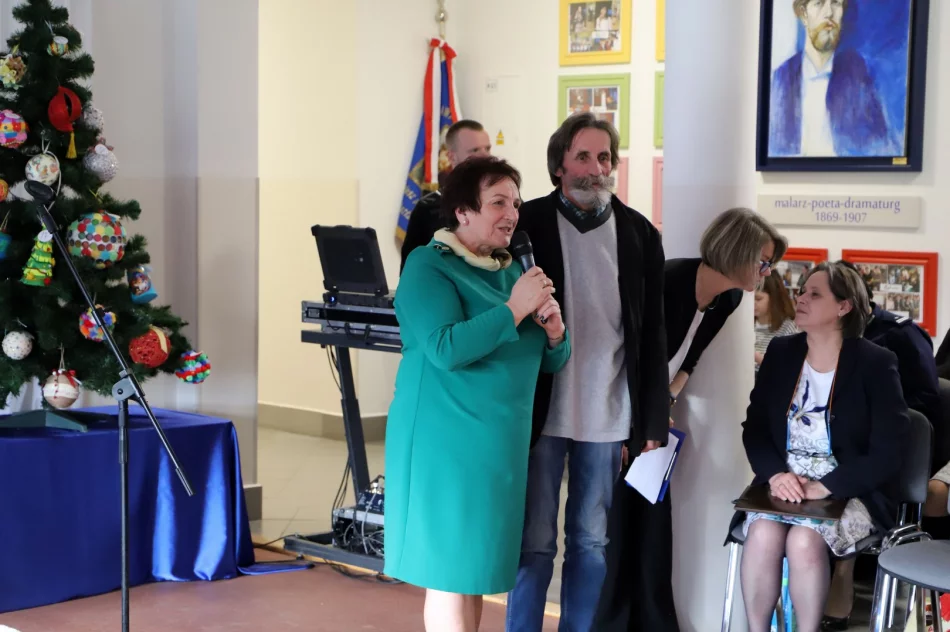 XI Miejsko-Gminny Bożonarodzeniowy Konkurs Plastyczny dla dzieci niepełnosprawnych w SP w Rupniowie - zdjęcie 10