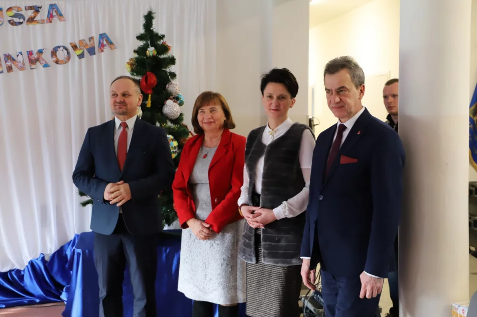 XI Miejsko-Gminny Bożonarodzeniowy Konkurs Plastyczny dla dzieci niepełnosprawnych w SP w Rupniowie - zdjęcie 11