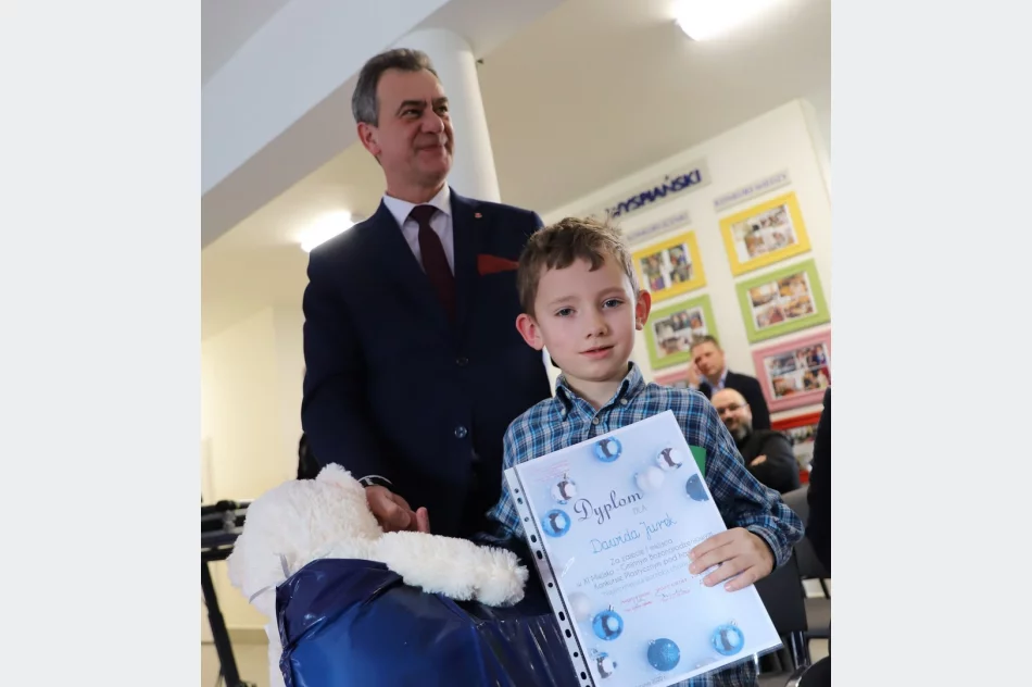 XI Miejsko-Gminny Bożonarodzeniowy Konkurs Plastyczny dla dzieci niepełnosprawnych w SP w Rupniowie - zdjęcie 15