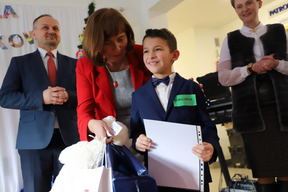 XI Miejsko-Gminny Bożonarodzeniowy Konkurs Plastyczny dla dzieci niepełnosprawnych w SP w Rupniowie - zdjęcie 18