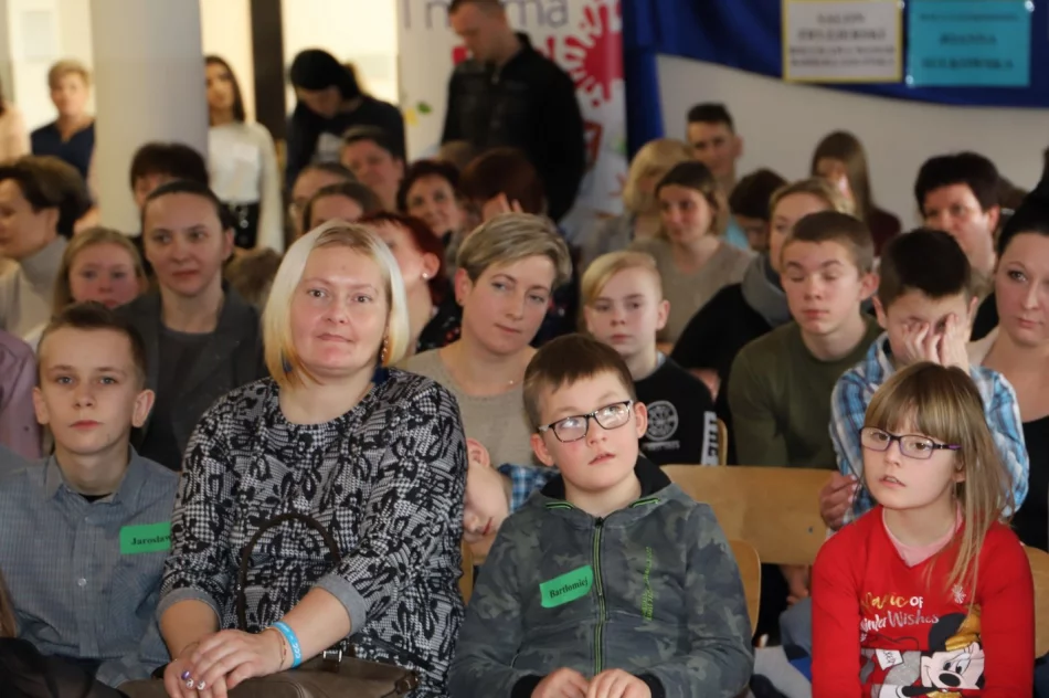 Dzieci zaprezentowały swoje prace przed rodzicami, nauczycielami i zaproszonymi gośćmi - zdjęcie 5