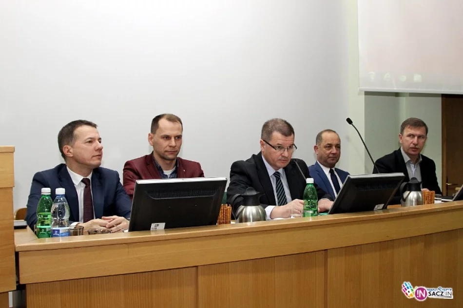 Uczelnie, przedsiębiorstwo, samorząd terytorialny – posiedzenie Komisji Wspólnej w Starostwie - zdjęcie 2