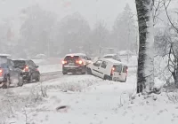 Zimowe warunki na drogach - w regionie kilka kolizji - zdjęcie główne