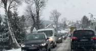 Kolejny dzień trudnych warunków drogowych - zdjęcie 3
