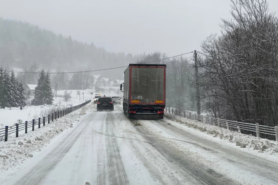 Kolejny dzień trudnych warunków drogowych - zdjęcie 4